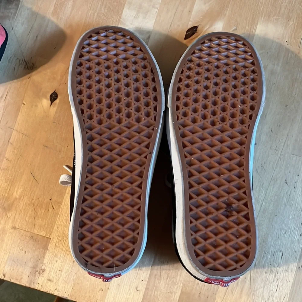 Vans - Picture 7 of 8